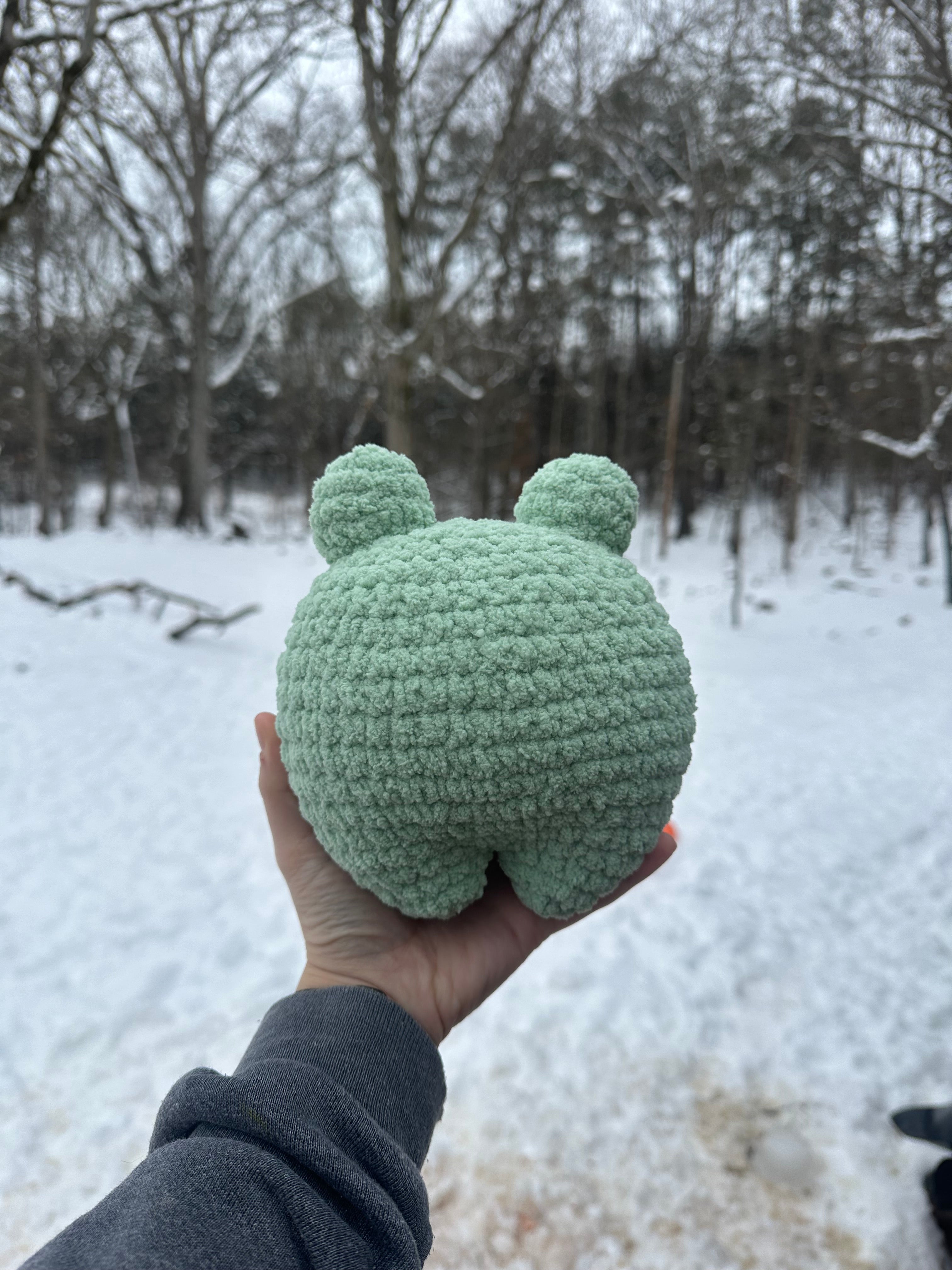 Light green love frog